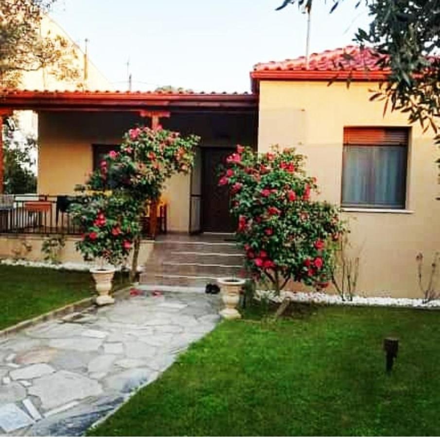 John And Tania'S Garden Villa พริโนส ภายนอก รูปภาพ